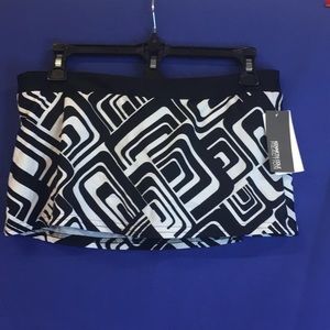 Kenneth Cole Reaction Swim Skirt. M 356